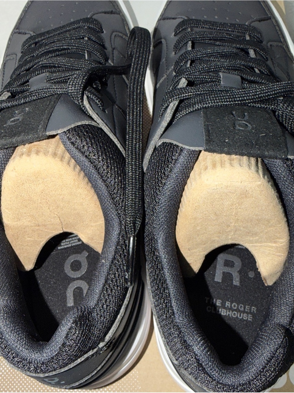 On the Roger Clubhouse Women's Tennis Shoes Black/White, Size W8.5 - Picture 7 of 10